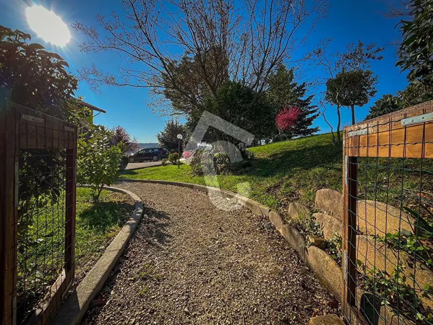 Immagine 46 di Rustico / casale in vendita  a Rosora