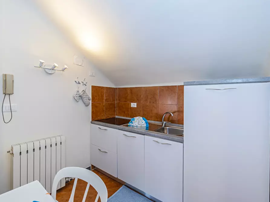 Immagine 13 di Bilocale in affitto  in Piazza Vittorio Emanuele II a Finale Ligure