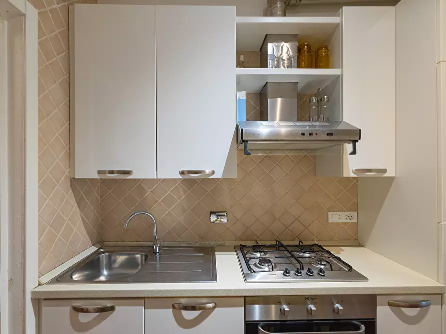 Immagine 7 di Bilocale in affitto  in Via Nicolò Saccone a Finale Ligure