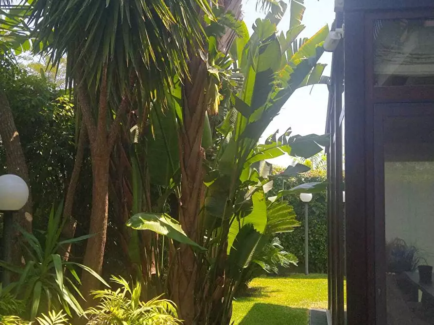 Immagine 36 di Villa in vendita  a Sant'agata Li Battiati