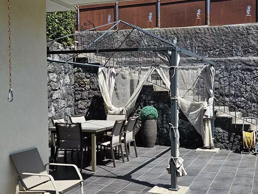 Immagine 30 di Villa in vendita  a Pedara