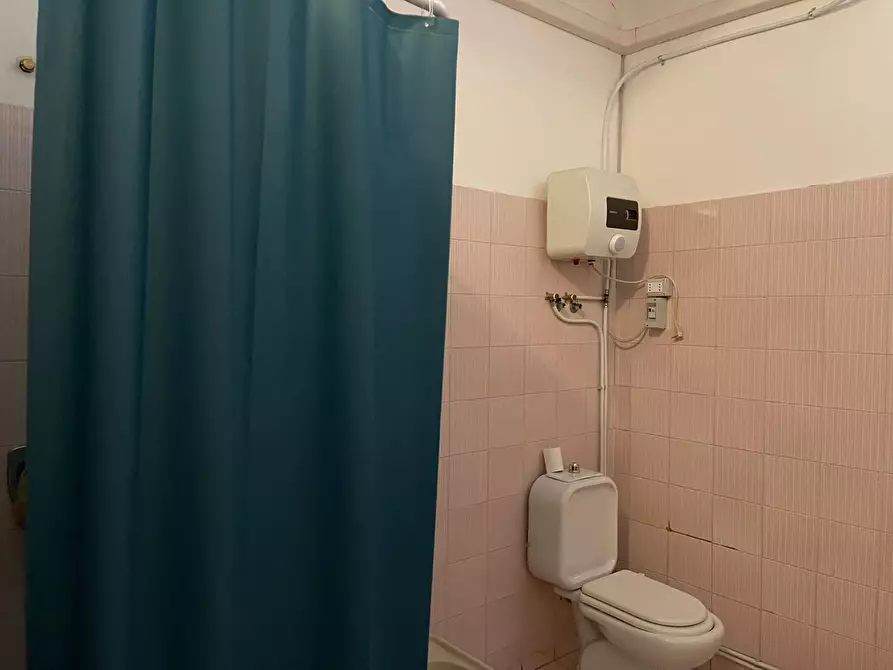 Immagine 7 di Locale commerciale in affitto  a Tremestieri Etneo