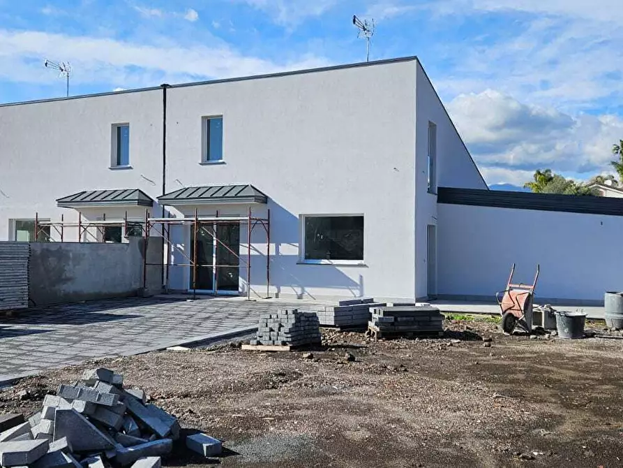 Immagine 5 di Villa in vendita  a Aci Bonaccorsi