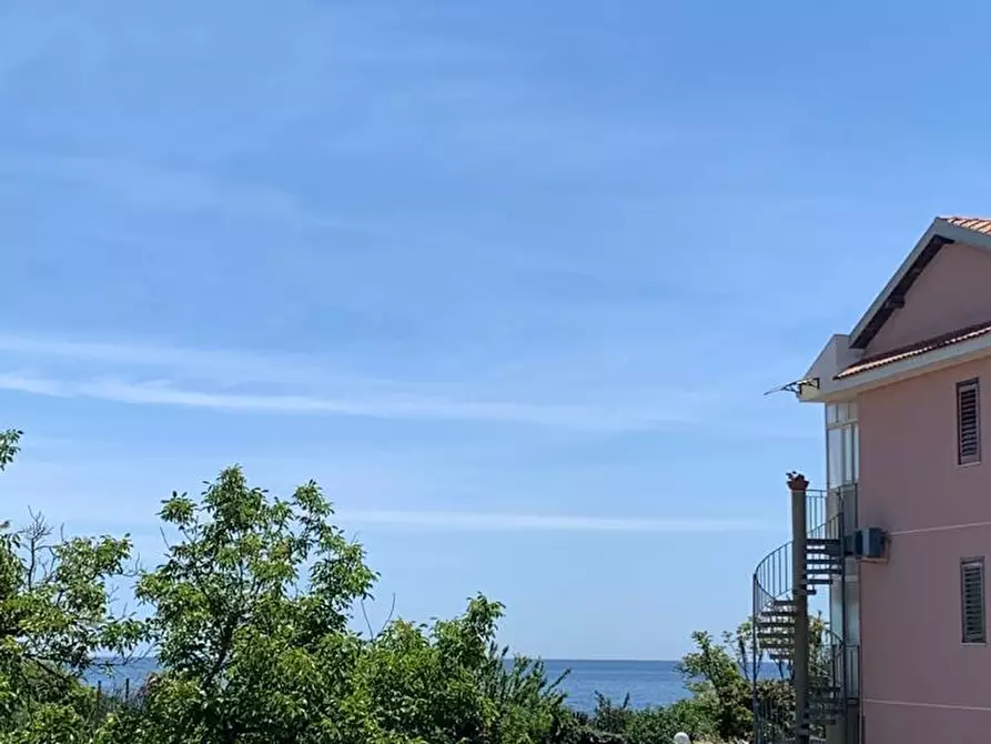 Immagine 17 di Appartamento in vendita  a Acireale