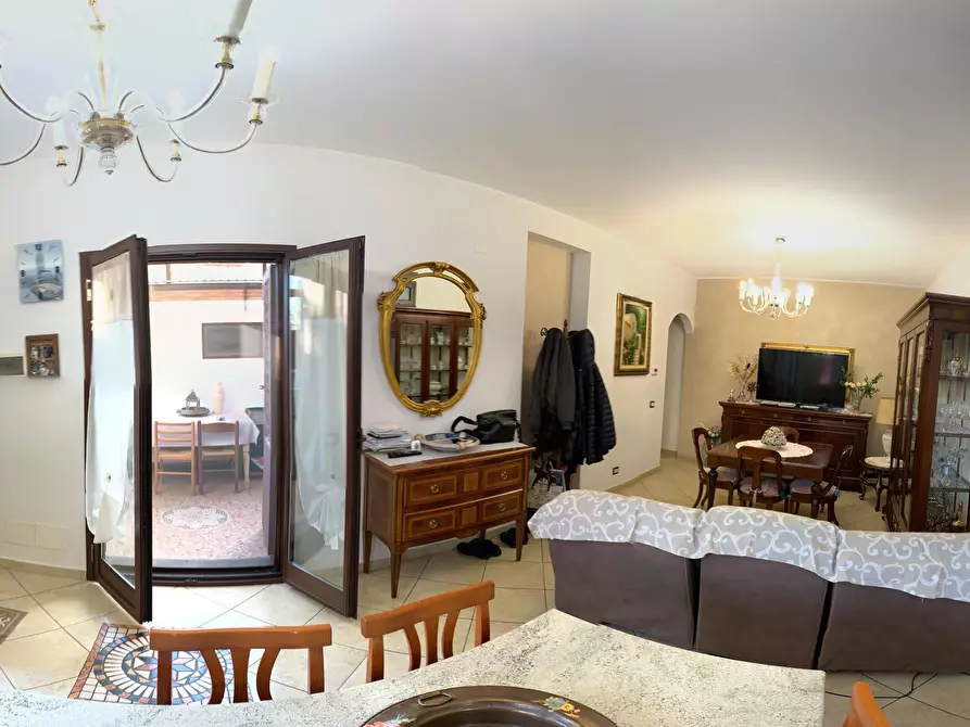 Immagine 5 di Villa in vendita  a Mascalucia