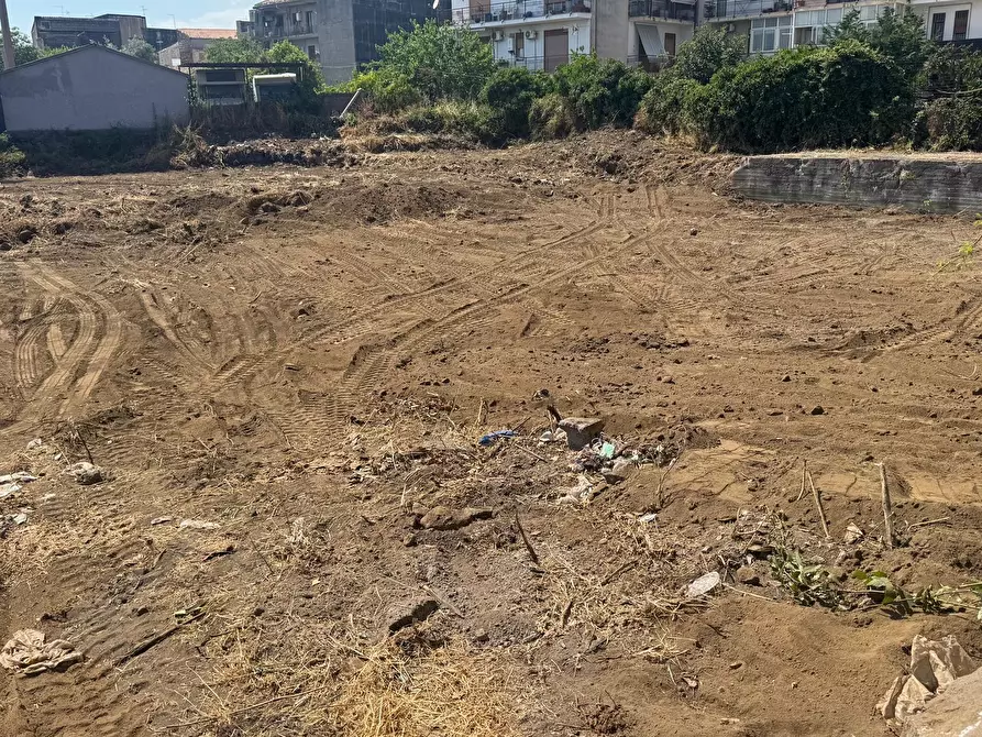 Immagine 3 di Terreno industriale in vendita  a Tremestieri Etneo