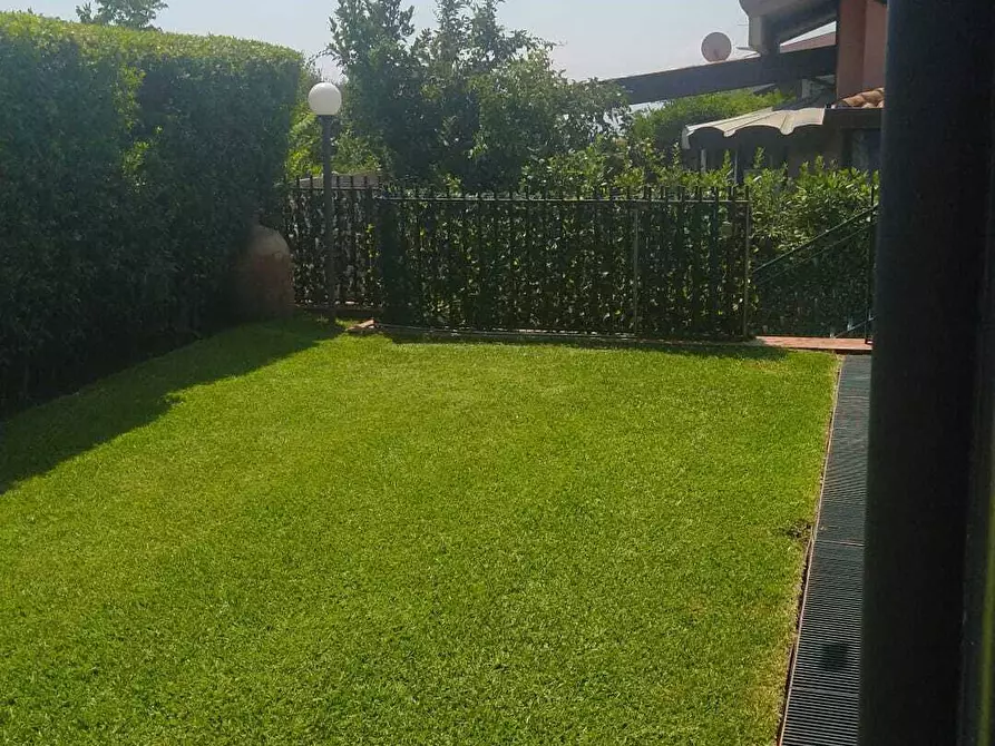 Immagine 35 di Villa in vendita  a Sant'agata Li Battiati