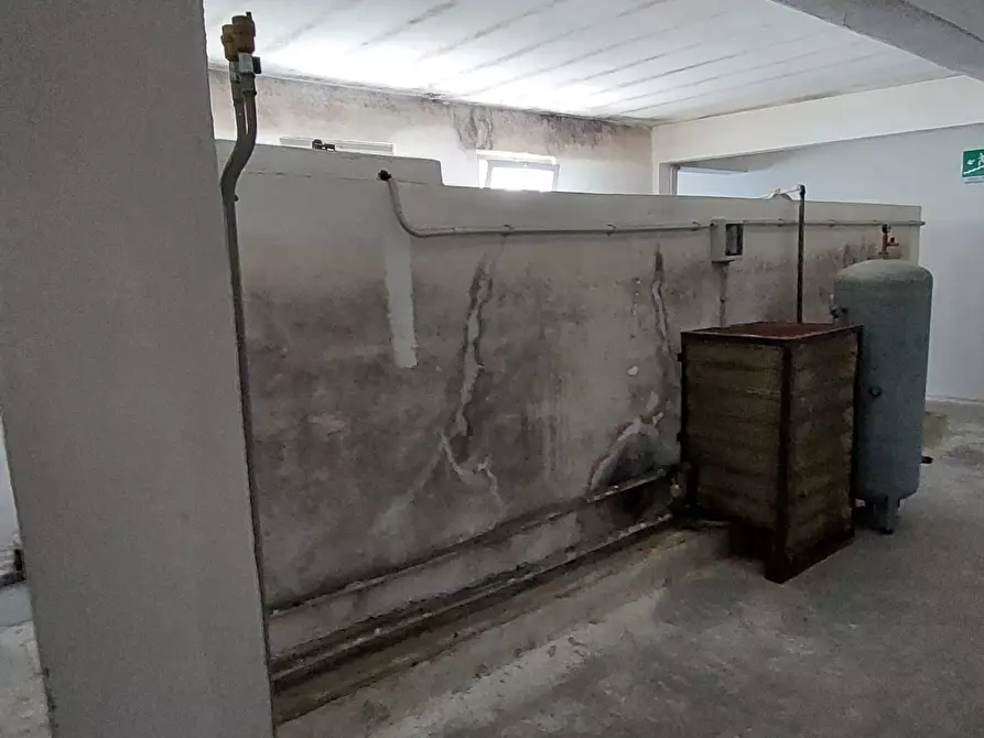 Immagine 49 di Trilocale in vendita  in Piazza Eugenio Marchese a Busalla