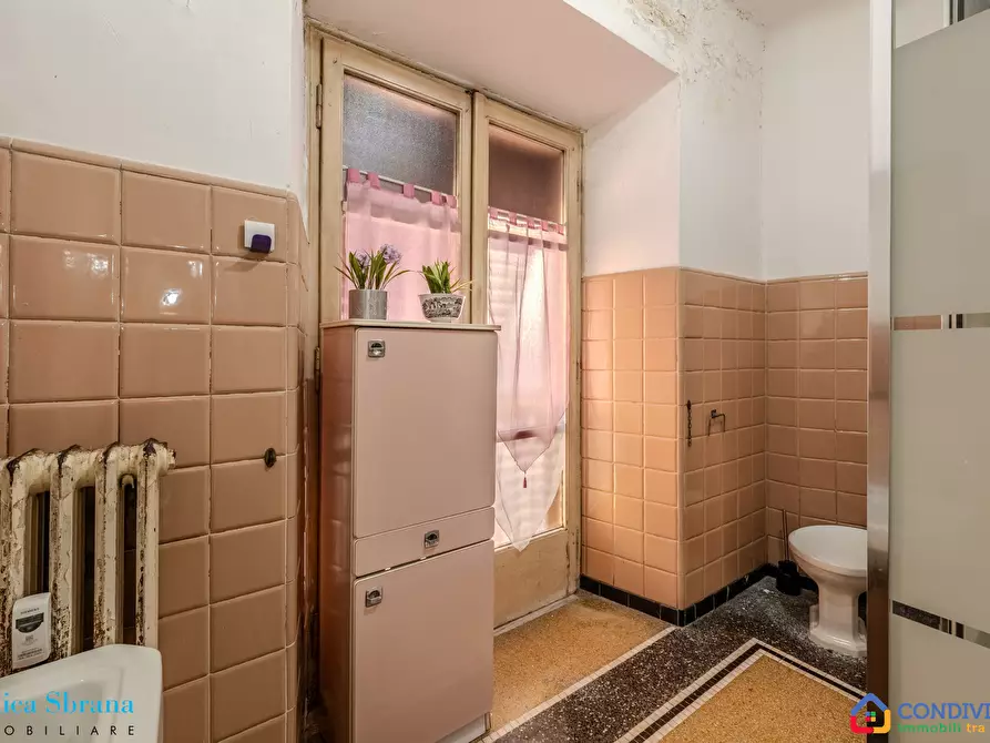 Immagine 15 di Appartamento in vendita  in Piazza Brignole 1 a Genova