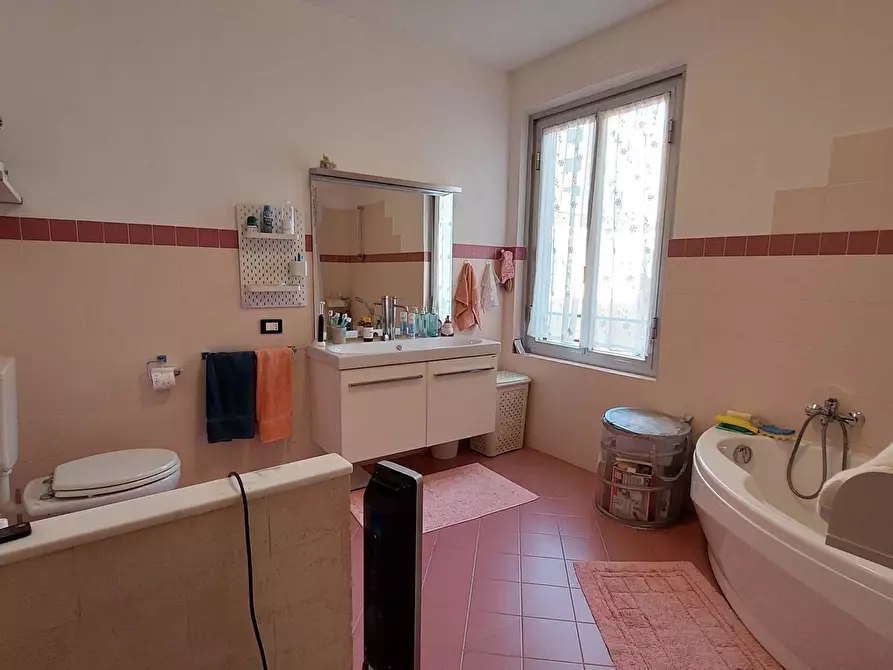 Immagine 19 di Trilocale in vendita  in Corso Luigi Andrea Martinetti a Genova