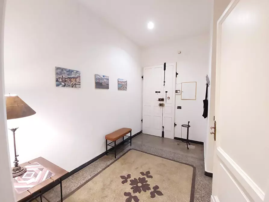 Immagine 2 di Trilocale in vendita  in Corso Magenta a Genova