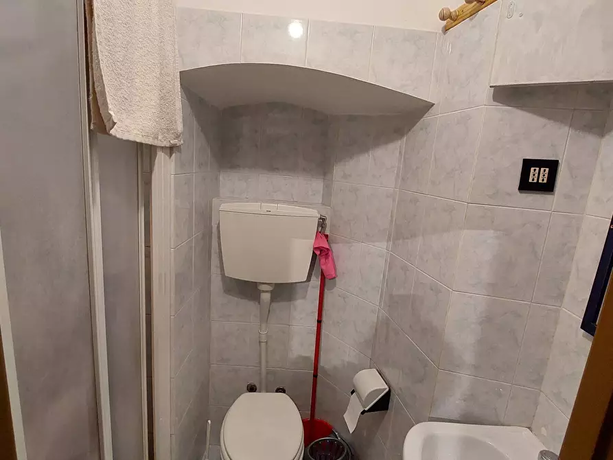 Immagine 9 di Bilocale in vendita  in Vico del Papa 2 a Genova