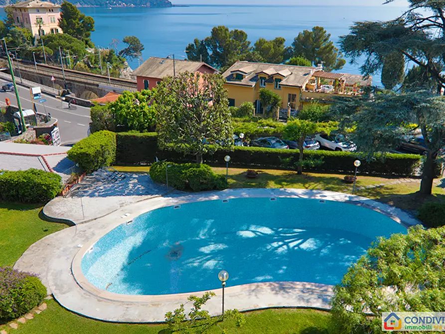 Immagine 11 di Appartamento in vendita  in Via Mulinetti 48 a Recco