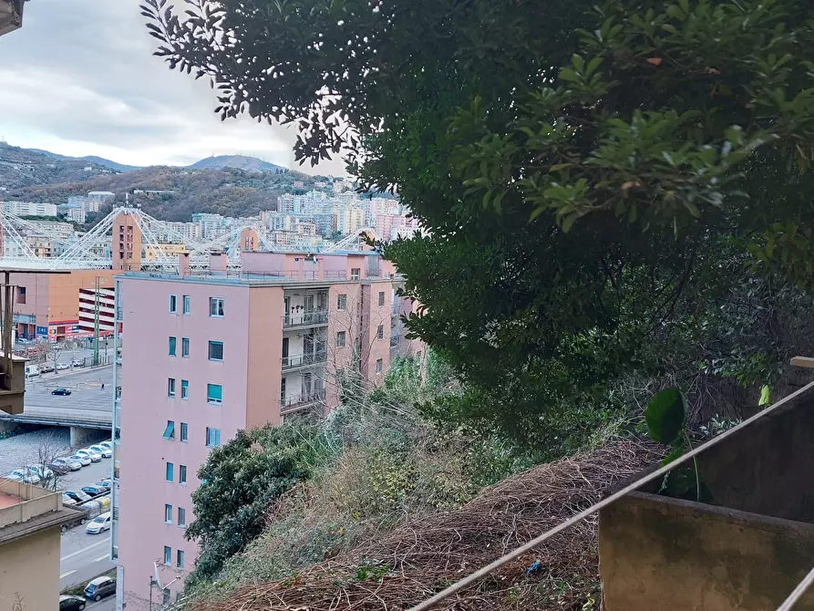 Immagine 18 di Trilocale in vendita  in Via Leonardo Montaldo 24 a Genova