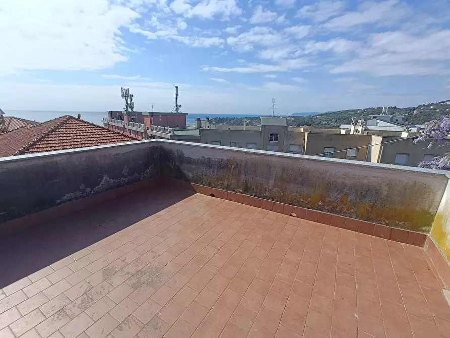 Immagine 1 di Trilocale in vendita  in Via Nuova Cantalupo 7 a Varazze