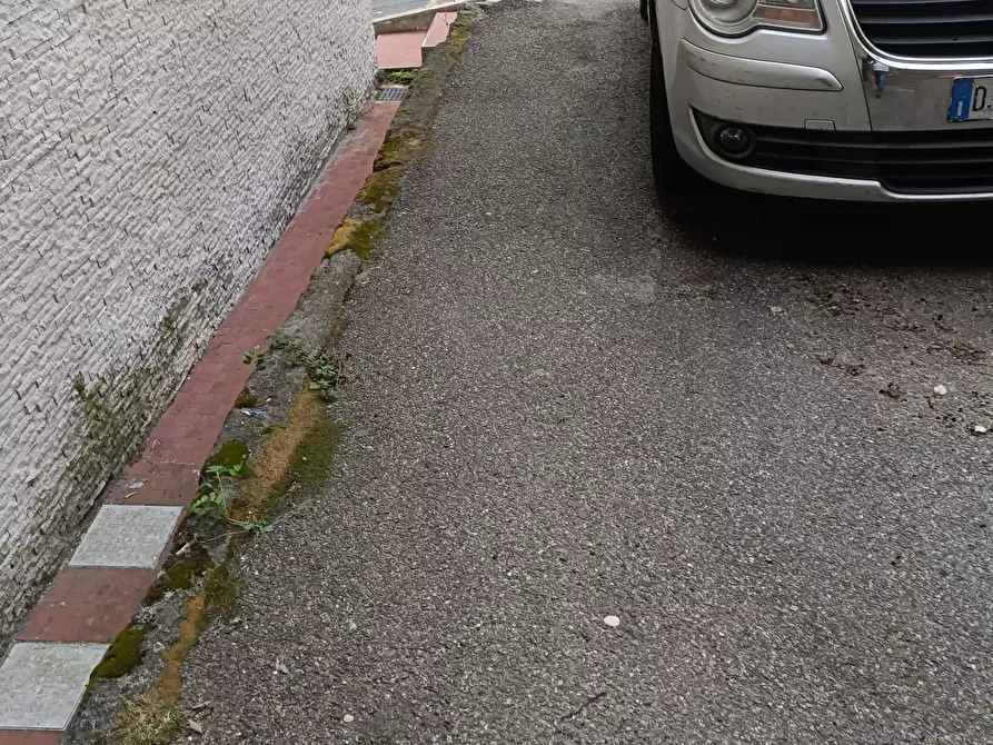 Immagine 16 di Locale commerciale in vendita  in Via dei Platani 35 R a Genova