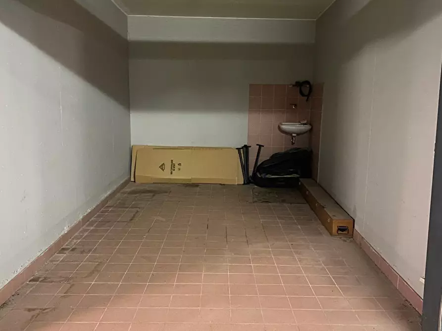 Immagine 4 di Garage in vendita  a Genova