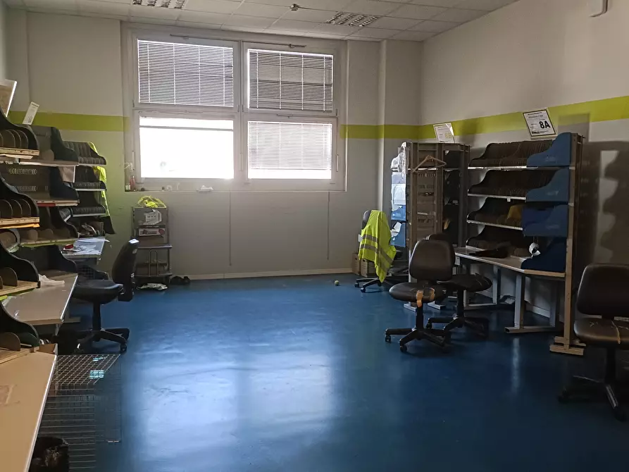 Immagine 26 di Attività artigianale in affitto  in Via Giuseppe Ungaretti 10 a Genova