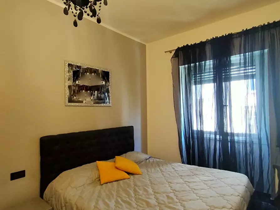 Immagine 40 di Bilocale in vendita  in Via delle Gavette a Genova