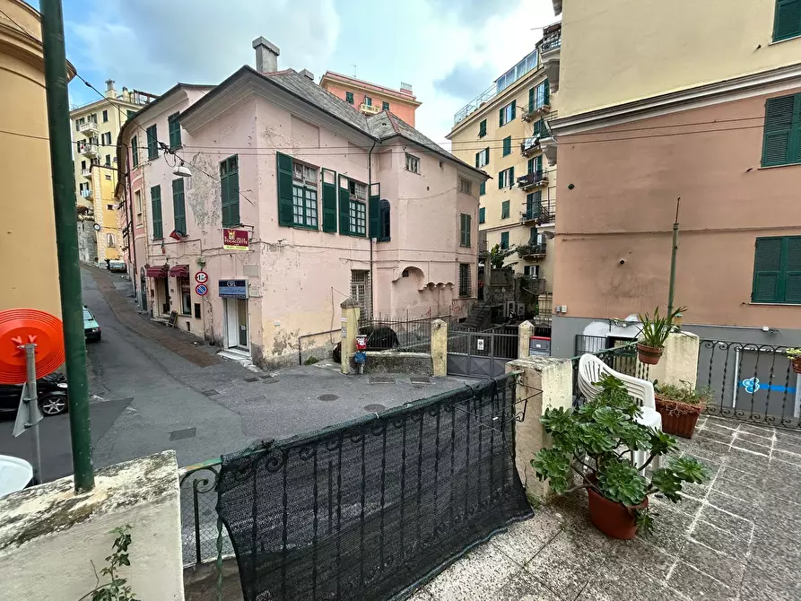 Immagine 8 di Pentalocale in vendita  in Via Giovanni Battista Marsano 2 a Genova
