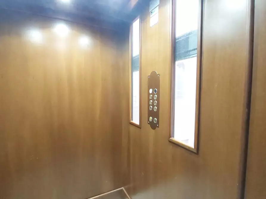 Immagine 26 di Bilocale in vendita  in Via Lomellini a Genova