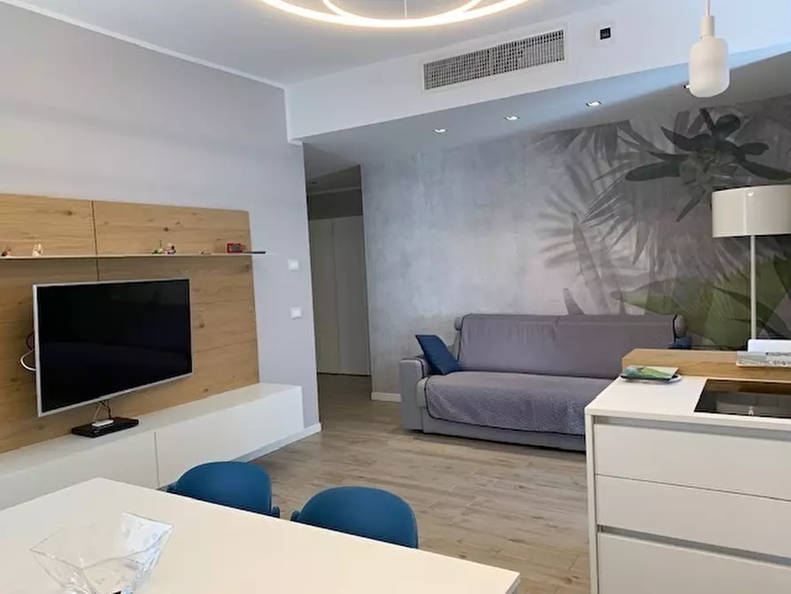 Immagine 3 di Trilocale in vendita  in Via Roma a Alassio