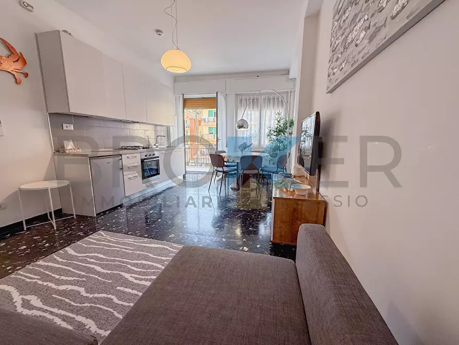 Immagine 10 di Trilocale in vendita  in Via Neghelli 56 a Alassio