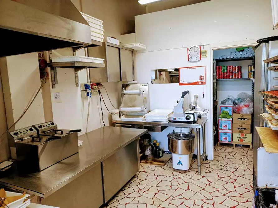 Immagine 11 di Pizzeria / Pub in vendita  in Via Roma 35 a Alassio