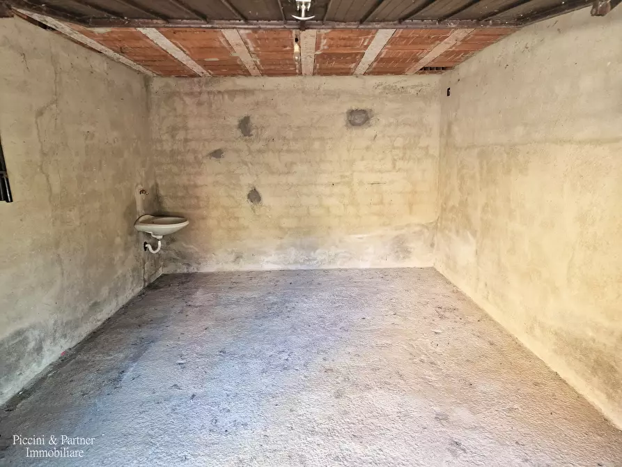 Immagine 47 di Pentalocale in vendita  in Via della Martinella 9A a Passignano Sul Trasimeno