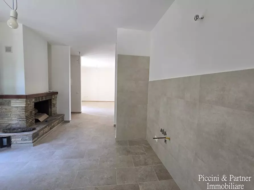 Immagine 12 di Rustico / casale in vendita  a Assisi