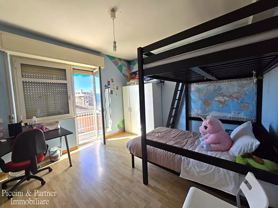 Immagine 15 di Pentalocale in vendita  in Via Beatrice 38 a Perugia