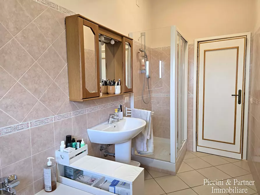 Immagine 49 di Pentalocale in vendita  in Via Frà Bevignate 14 a Perugia