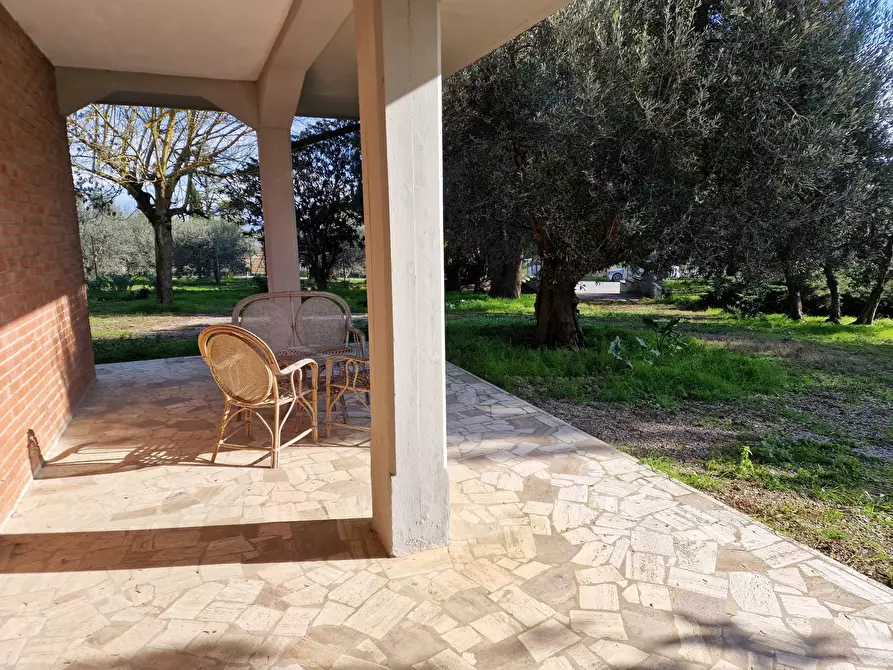 Immagine 49 di Villa in vendita  in Viale Perugia 37 a Castiglione Del Lago