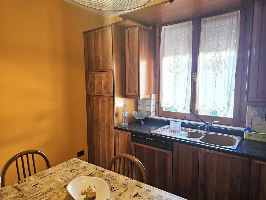 Immagine 11 di Pentalocale in vendita  in Via Ardigò a Perugia