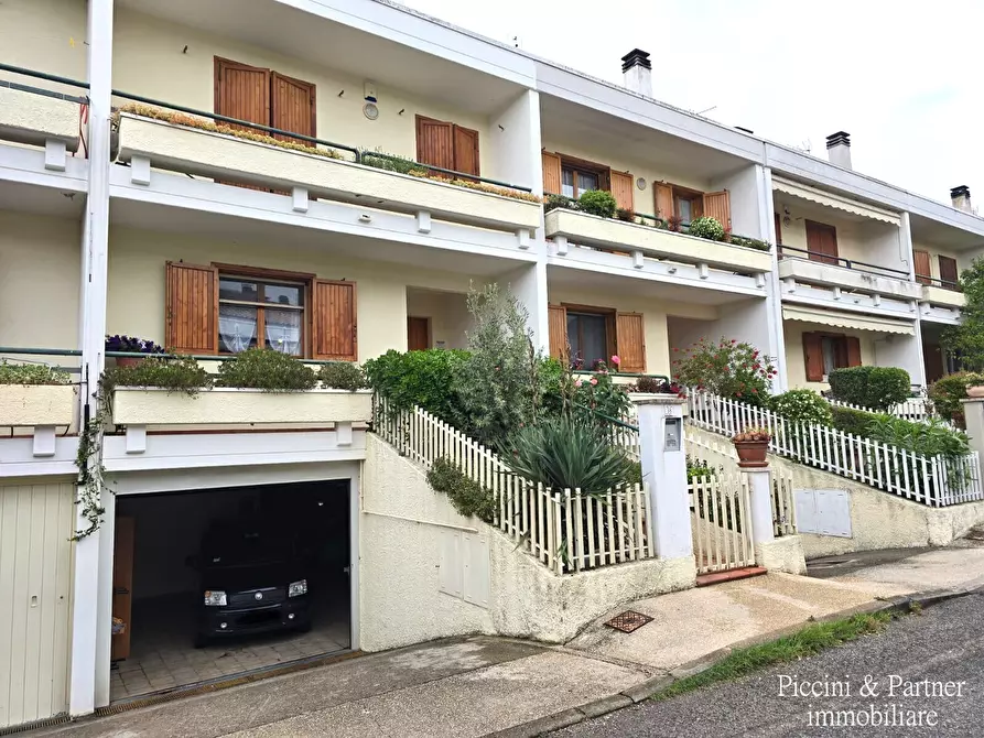 Immagine 71 di Villetta a schiera in vendita  in Via della Filarmonica 33 a Perugia