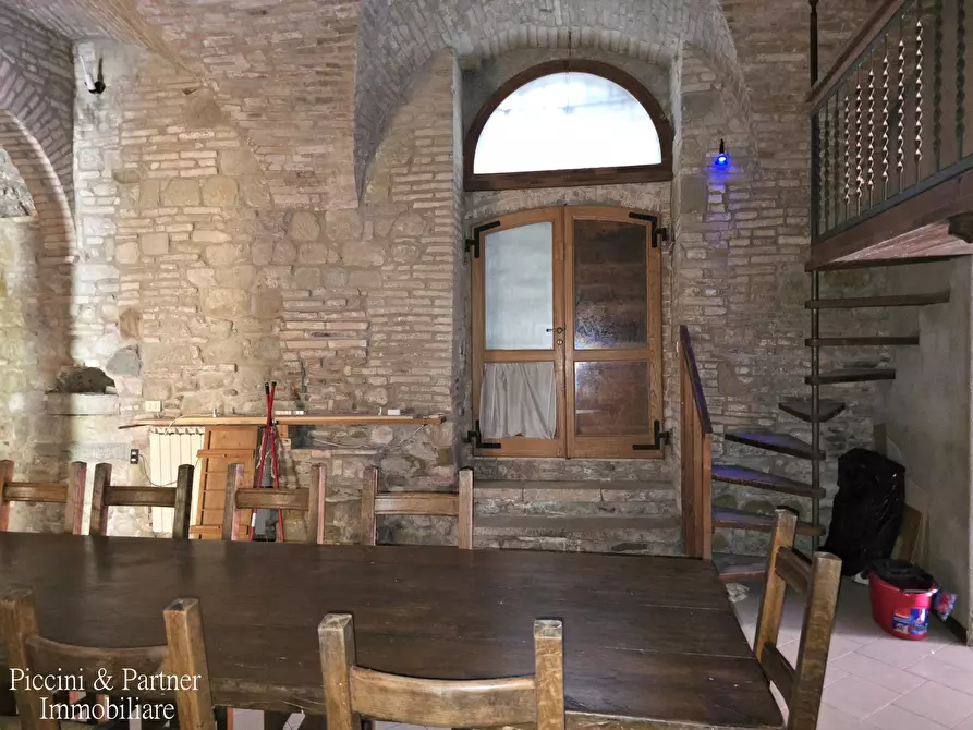 Immagine 25 di Pentalocale in vendita  in Via Imbriani 38 a Perugia
