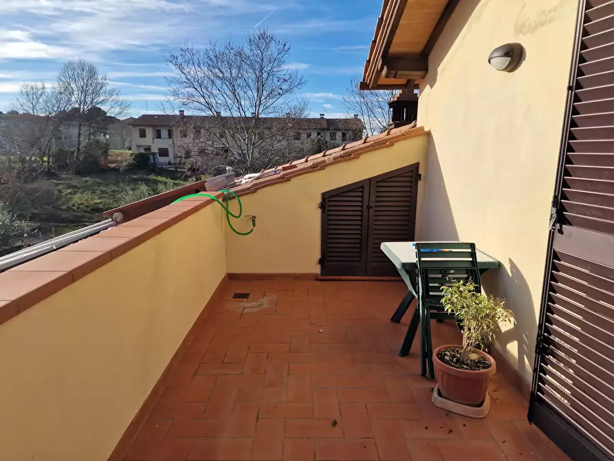 Immagine 37 di Casa bifamiliare in vendita  in Via Milano a Castiglione Del Lago