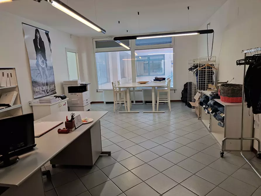 Immagine 5 di Ufficio in vendita  in Via del Macello 31F a Perugia