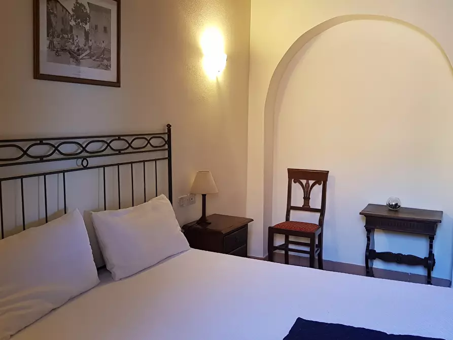 Immagine 23 di Trilocale in vendita  a Cortona