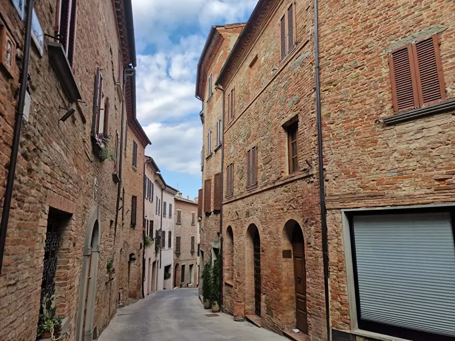 Immagine 3 di Trilocale in vendita  in Via Camillo Benso Conte di Cavour 73 a Torrita Di Siena