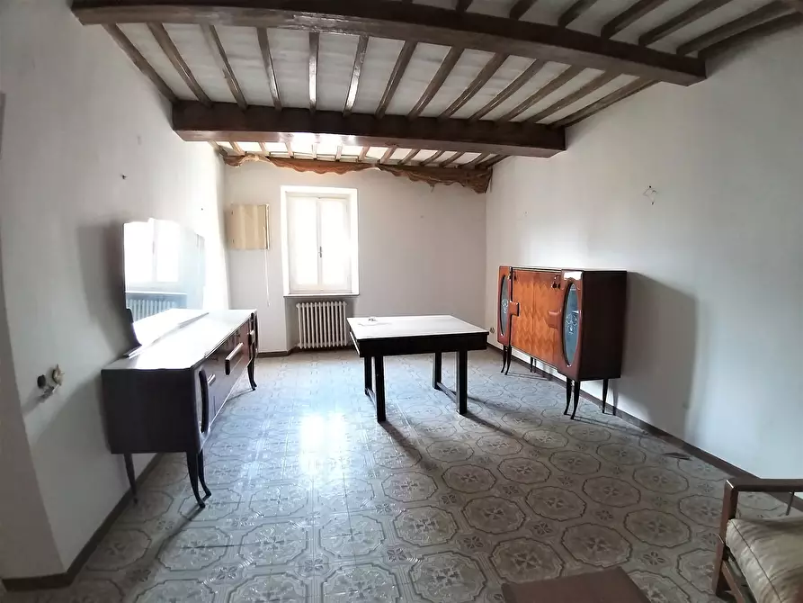 Immagine 10 di Quadrilocale in vendita  in Piazza Cesare Caporali 4 a Castiglione Del Lago