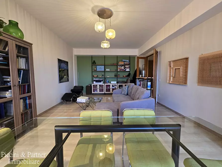 Immagine 17 di Pentalocale in vendita  in Via Frà Bevignate 14 a Perugia