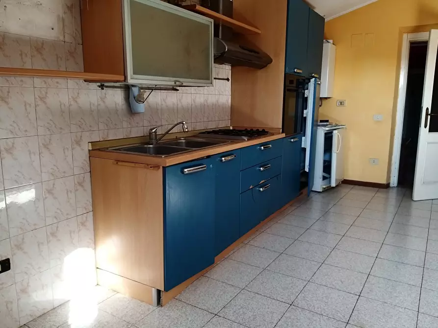 Immagine 5 di Trilocale in vendita  in Piazza Balilla 11 a Castiglione Del Lago