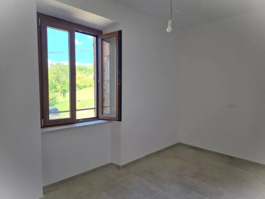 Immagine 29 di Rustico / casale in vendita  a Assisi