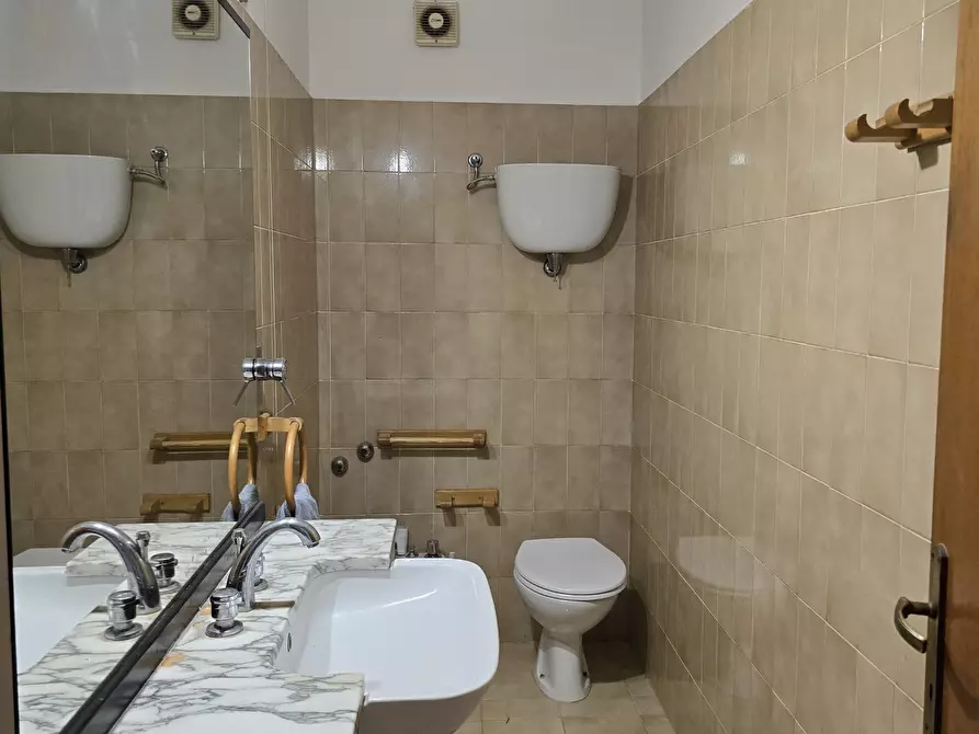 Immagine 26 di Villetta a schiera in vendita  in Via delle Querce 30 a Assisi