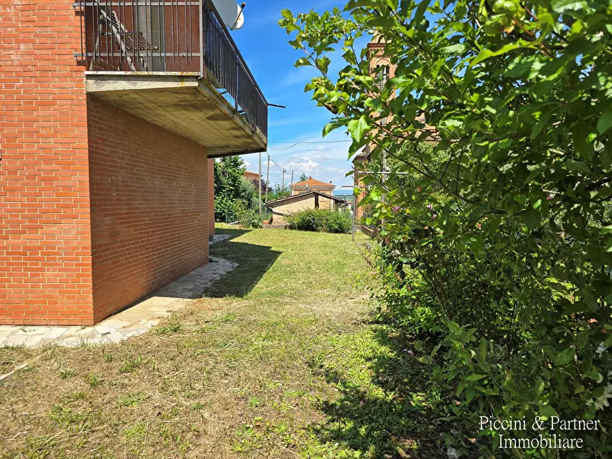 Immagine 4 di Casa bifamiliare in vendita  in Via Como a Montepulciano
