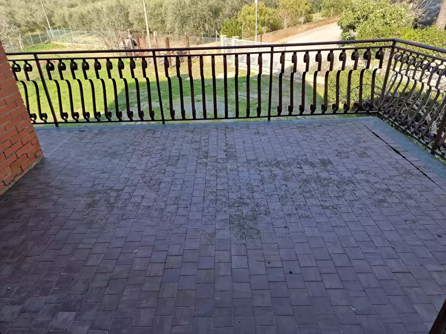 Immagine 22 di Villa in vendita  in Viale Perugia 37 a Castiglione Del Lago