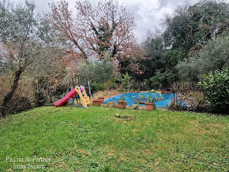 Immagine 21 di Loft/Open space in vendita  in Via Cenaioli a Magione