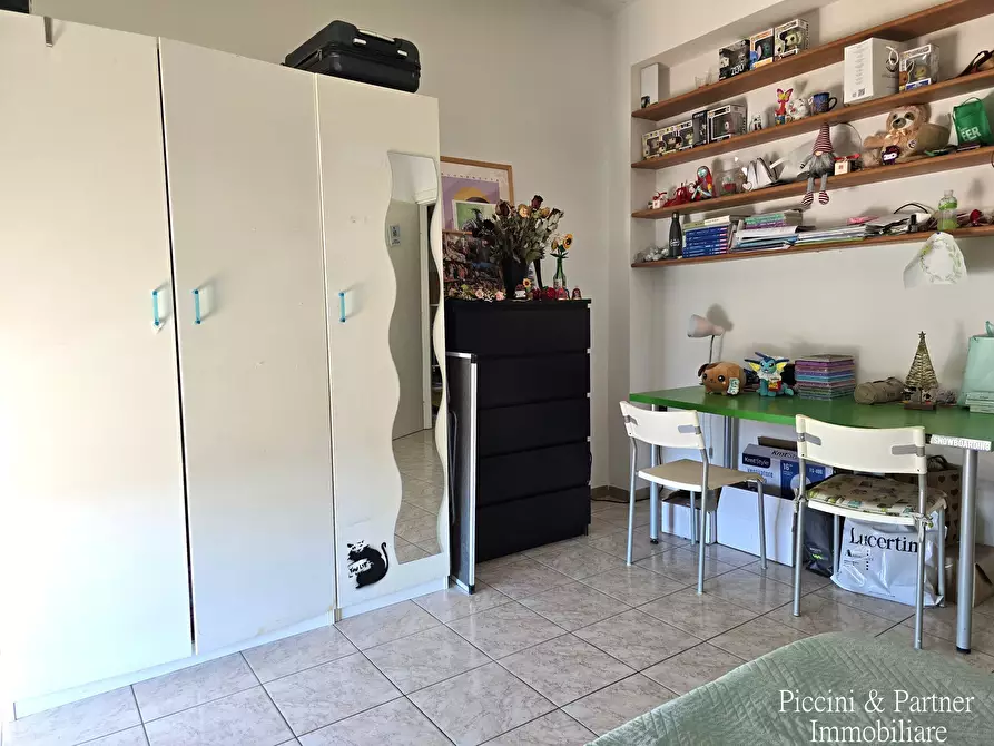 Immagine 26 di Pentalocale in vendita  in Via Beatrice 38 a Perugia