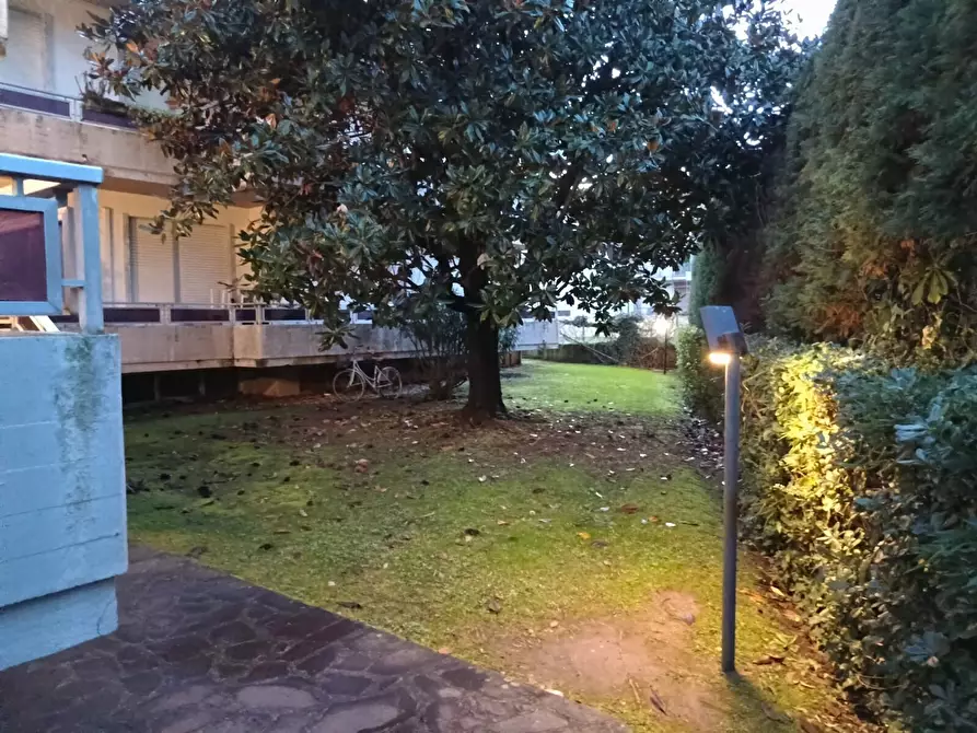 Immagine 29 di Pentalocale in vendita  in Via Marcello Garosi a Massa